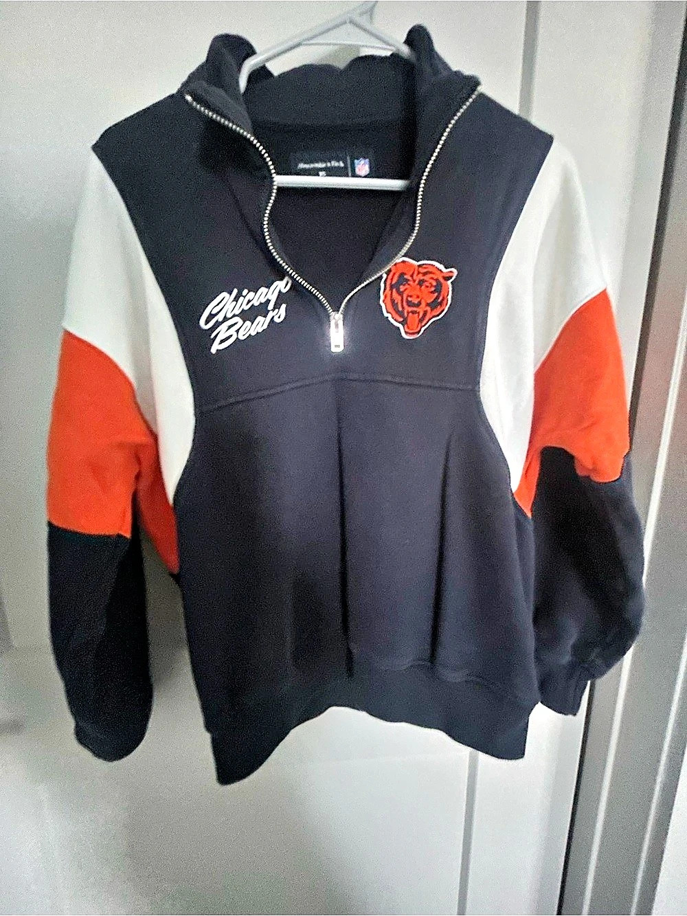 Abercrombie & Fitch Chicago Bears Color Block Half-Zip Pullover XS